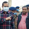 शराब कांड के बाद अफसरों को हिदायत देते मुजफ्फरपुर के डीएम।