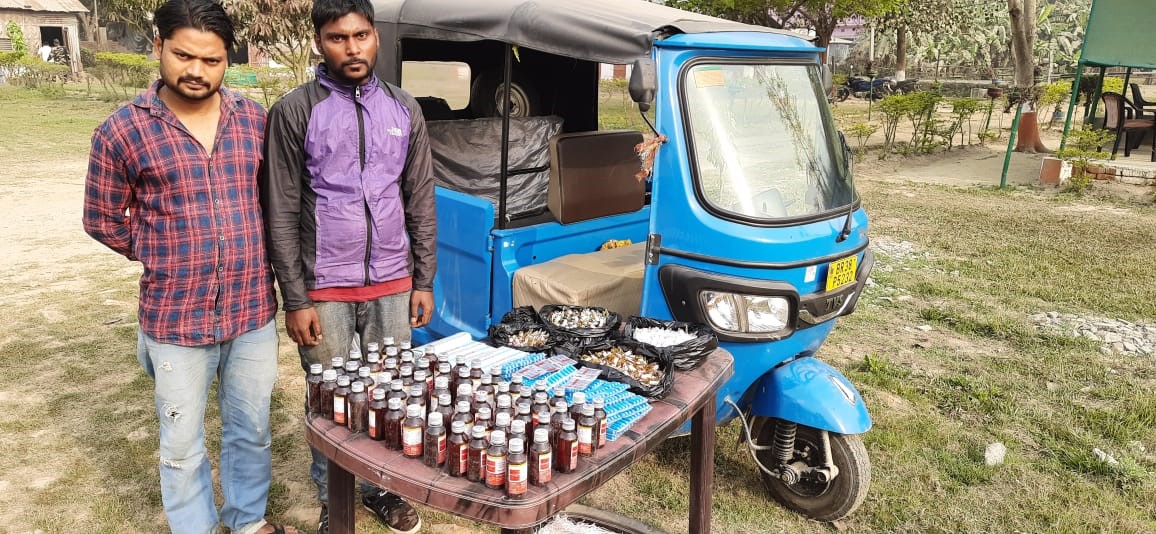 एसएसबी की गिरफ्त में नशे के कारोबारी।