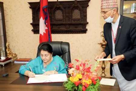 नेपाल में केपी ओली सरकार की फिर से सत्ता में वापसी की संभावना प्रबल