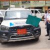 टीकाकरण एक्सप्रेस को हरी झंडी दिखाते रोहतास के जिलाधिकारी धर्मेंद्र कुमार।