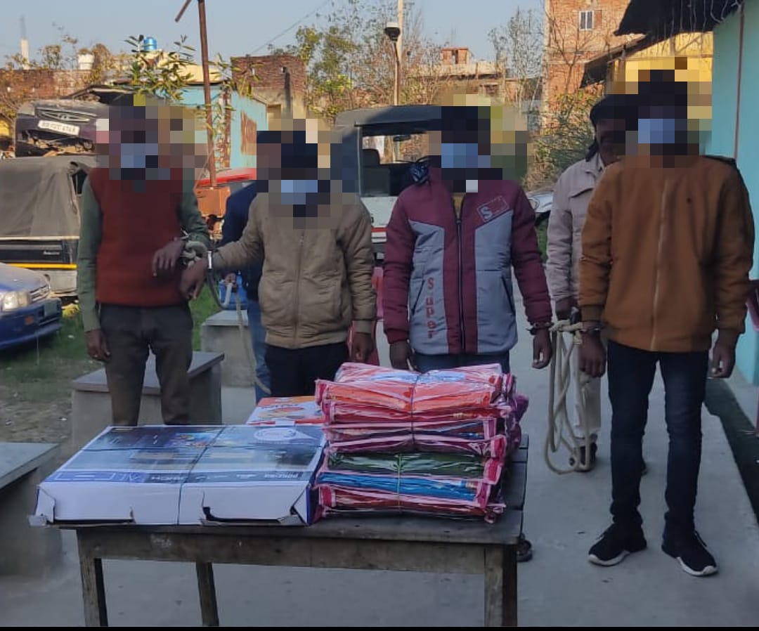 भानस थाना पुलिस के हत्थे चढे चार लुटेरे।