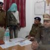 कुख्यात रिपू यादव की गिरफ्तारी की जानकारी देते पुलिस कप्तान आशीष भारती